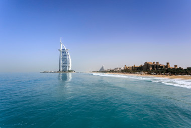 Why should you relocate to Dubai for work